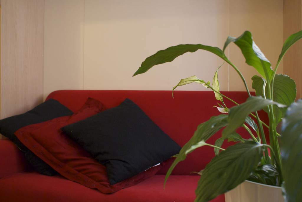 Olly Apartments Bologna Szoba fotó
